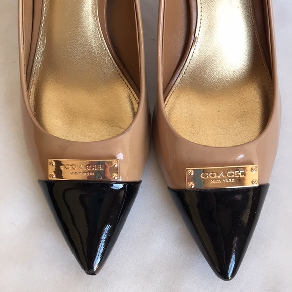 Coach New York black and tan pointy toe heels with gold nameplate, size 7.5 B - Picture 5 of 8